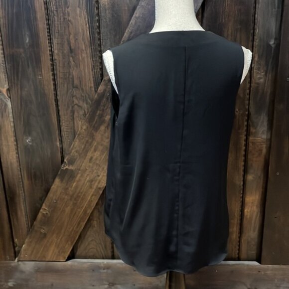 White House Black Market black sleeveless blouse - Picture 5 of 9